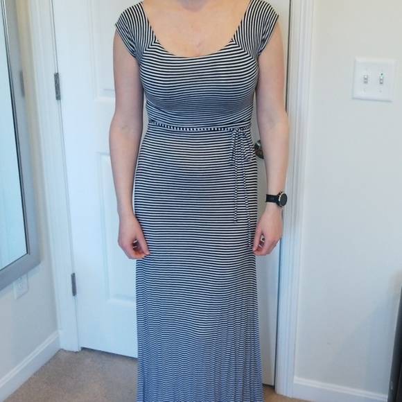 Jessica Simpson Dresses & Skirts - Jessica Simpson Maternity Maxi Dress